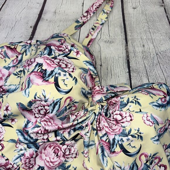 Torrid Swim Top Womens 5F Pink Floral Midkini Underwire Adjustble - Picture 1 of 8